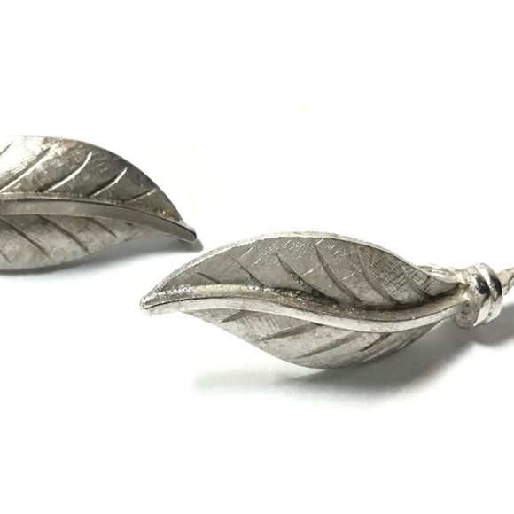 Vintage 1960s Signed Coro Silvertone Large Leaf Clip Earrings - Picture 1 of 3